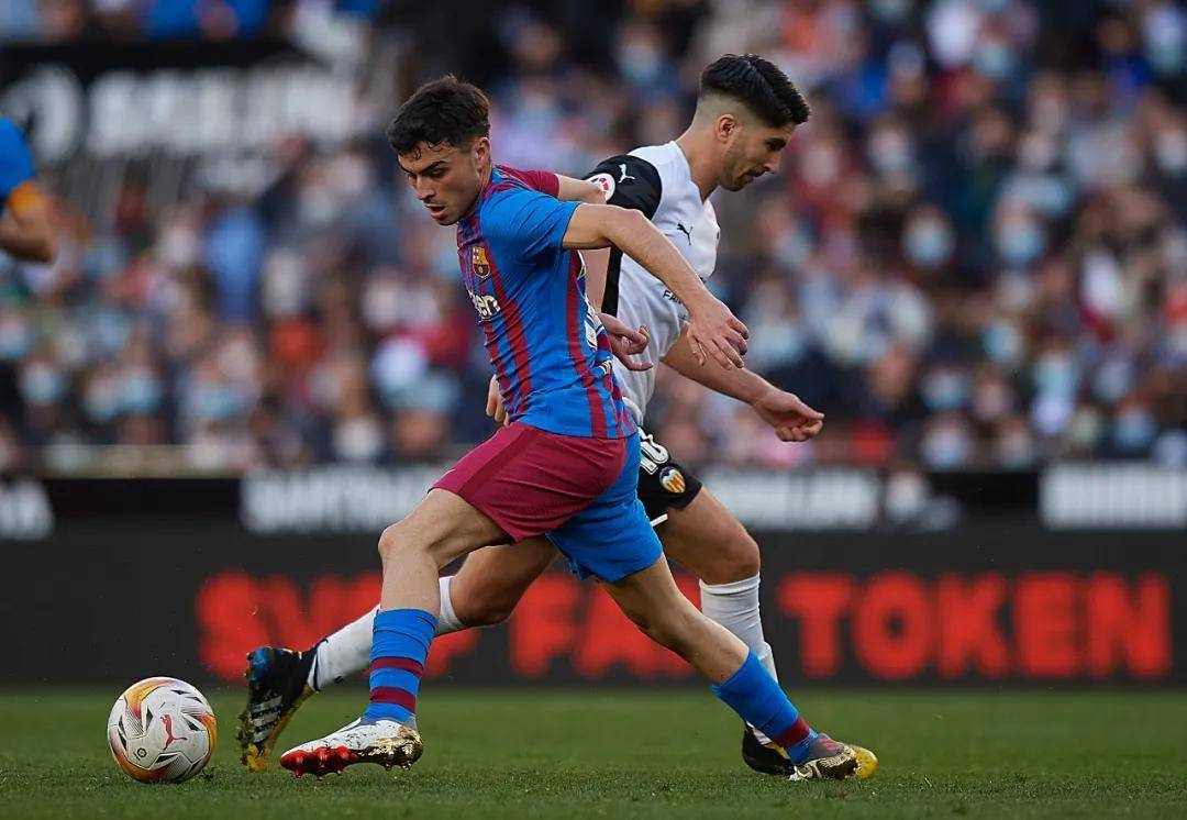 西甲-巴萨5-0巴伦西亚：锋线乱套了，巴萨卫冕悬了|前瞻